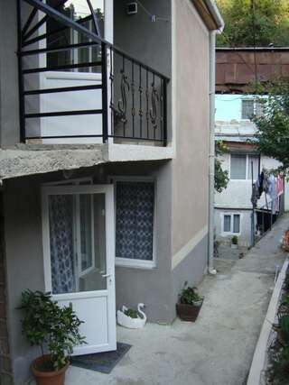 Гостевой дом Irakli Guesthouse Боржоми Двухместный номер с 2 отдельными кроватями и балконом-19